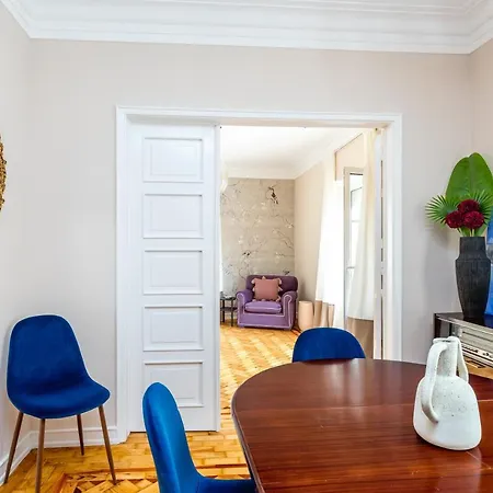 Elegant 2br Apart Vintage Elevator Subway